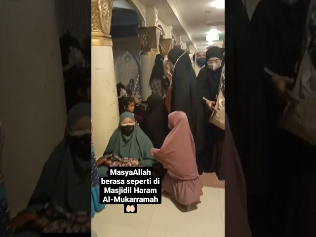 MasyaAllah..berasa seperti di masjidil haram.. padatnya sholat Magrib #jalanjalan #wisata #infoputri