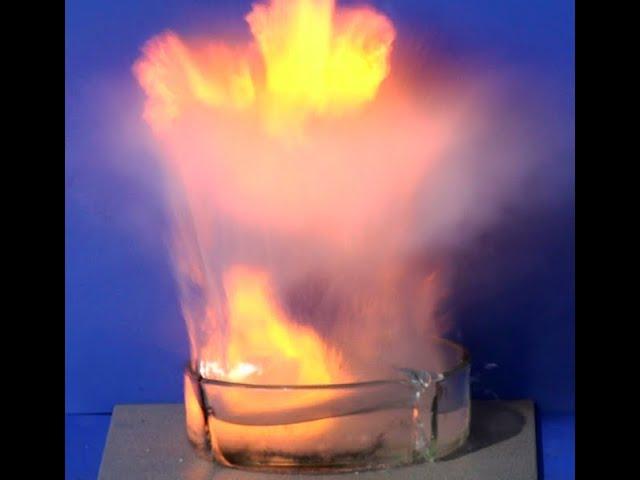 Natrium reagiert heftig mit Salpetersäure - Sodium reacts violently with Nitric Acid