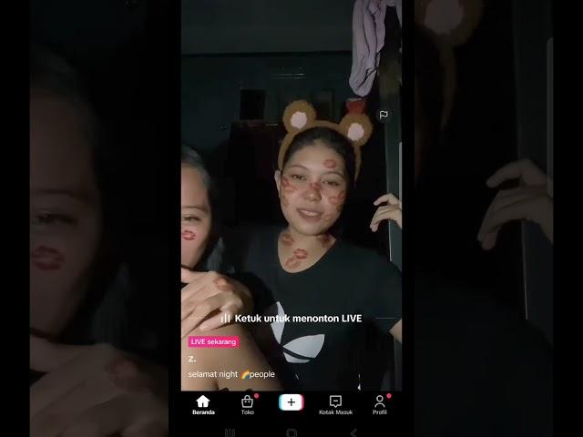 Abg lesbi Indo cipokan romantis di live tiktok #lesbiindo #lesbicipokan