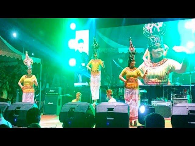 TARIAN SUKU ADAT TORAJA ( MARENDENG ) DI ACARA FESTIVAL SENI BUDAYA NUSANTARA