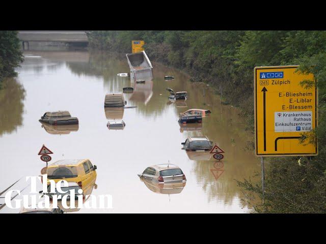 Germany: hospital workers battle against rising flood waters