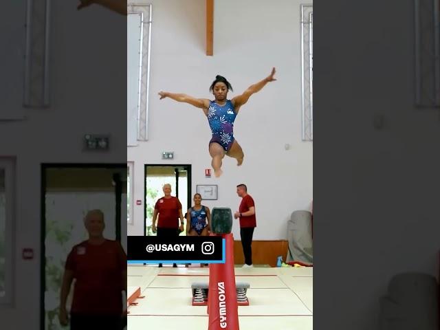 The pure joy in the background as Simone Biles is in action ️️ #paris2024