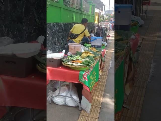 Warna Wiri Kuliner Sepanjang jalan Stadion Pakan Sari Weekend