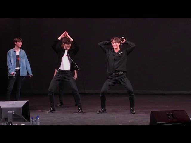 Eunwoo and Moonbin dance to “Gashina” ASTRO Fanmeet Toronto - February 10, 2018