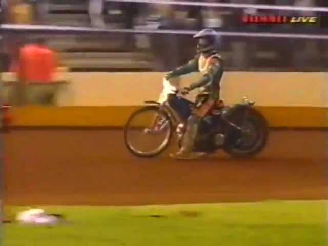 Hans Nielsen w przepięknym pojedynku z Jankesami - Grand Prix Hackney 1996.