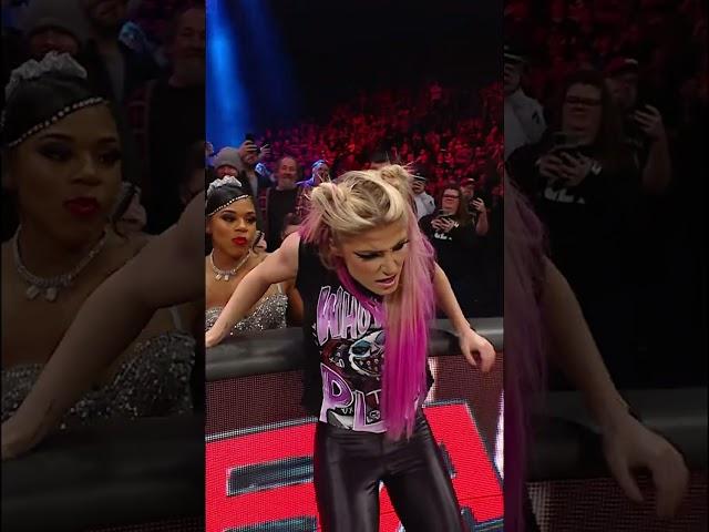 Look out, Alexa Bliss! #Short