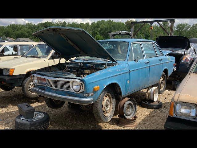 Junkyard Treasure! 1970 Volvo 140