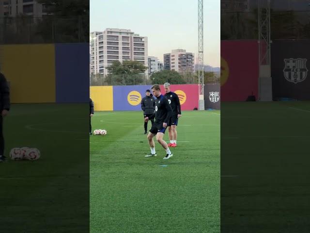 Raphinha tries to nutmeg Balde  #fcbarcelona #football #shorts