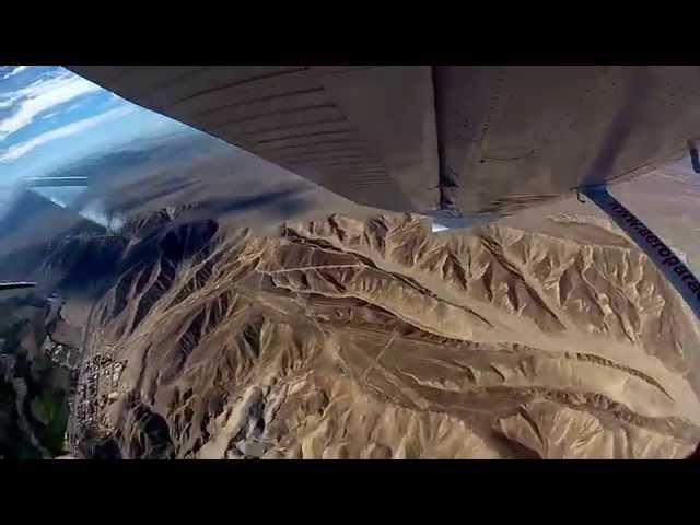 Sobrevoo sobre as linhas de Nazca no Peru