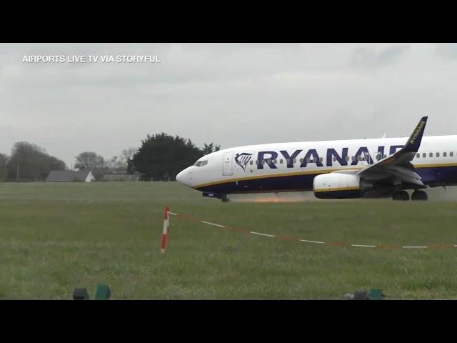 RyanAir plane loses front landing gear during emergency landing