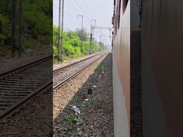 train ki video ghaziabad station ki video train ki patri ki video #train #travel  #viral #trending