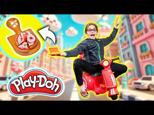 MATILDE CONSEGNA LA PIZZA con lo Scooter Play Doh