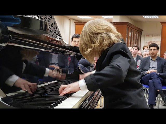 Little Elisey Mysin shows Grandmaster level on the piano