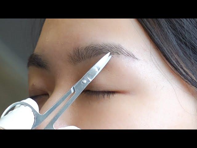 ASMR Tried trimming eyebrows with scissors