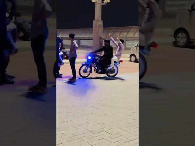 125 in Lahore Airport ️️@rehanmalik_77 | Rehan Malik fan's ️