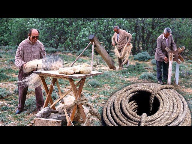 Handmade ropes and ropes. Production and braiding with vegetable fibers in 1996 | Documentary film