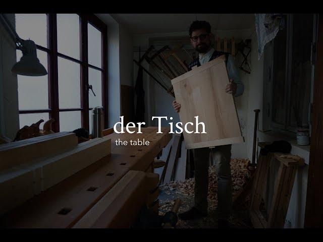 Der Tisch (11) die Hirnleiste