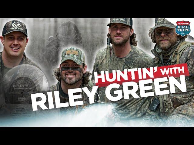 Invading Riley Green's Farms | Headhunters | Realtree Roadtrips