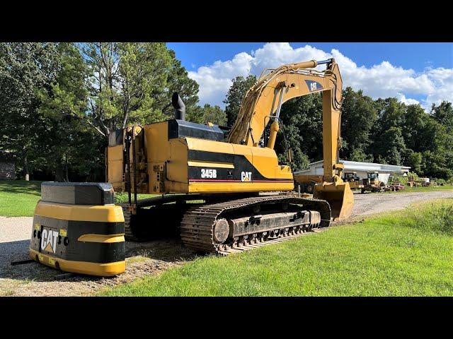 Removing a 17,000 Pound Counterweight - Caterpillar 345B Excavator