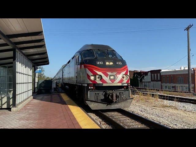 Metra Equipment moving into Joliet Station Platform