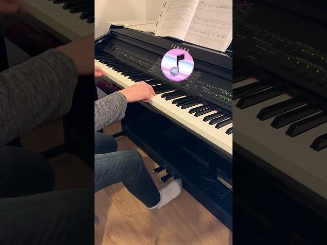 That pianist who ignores fingerings#tiktok #music #trending #shortsvideo#funny