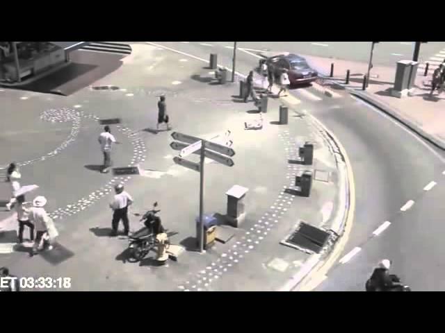 Kejadian aneh terakam oleh CCTV !!! di Malaysia..