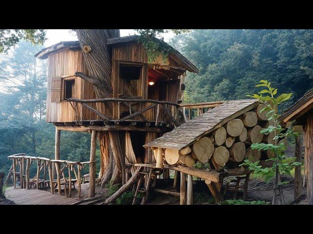 Built an amazing wooden cabin on a Tree in the middle of the forest. Start to Finish