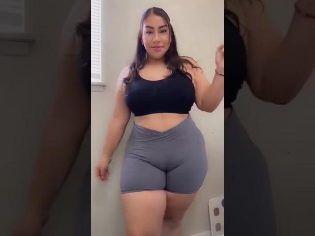 Montok #shorts #goyang #goyanghot #tante #gemoy #bigbob #bbw #tante #fifawirldcup2022 #viral #india