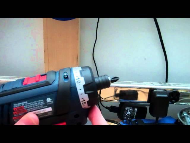 Cordless screwdriver and impact driver 1/4" hex holder drill bit wobble