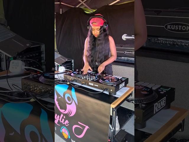 10 years old Dj Rylie j Scratch Performance on live .. #djryliej #swedenyoungestfemaledj