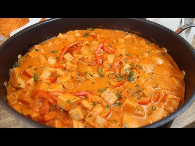 Paprika pot recipe with meat sausage, sausage goulash with cream cheese and onions, stew