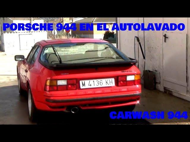 Porsche 944 Targa Sunroof en el auto lavado. Carwash.