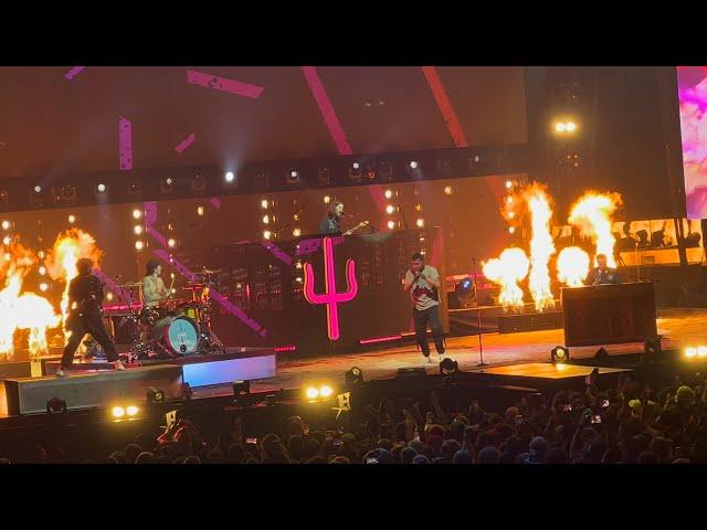 Twenty One Pilots - The Icy Tour (Live at Madison Square Garden, NYC) (4K HDR, BEST AUDIO)