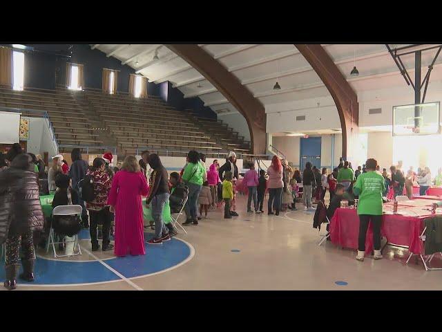 Warren group hosts community Christmas celebration