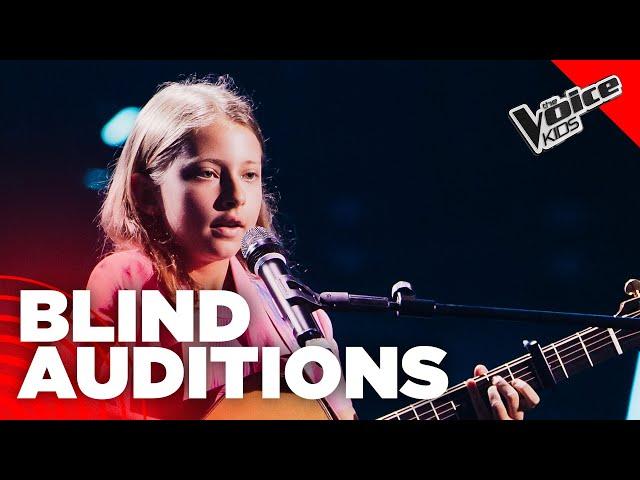 Martina IMPROVVISA “L’Isola Che Non C’è” di Edoardo Bennato | The Voice Kids Italy | Blind Auditions