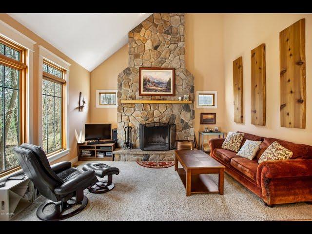 13736 Cottage Dr, Grand Haven, MI | Movement Real Estate