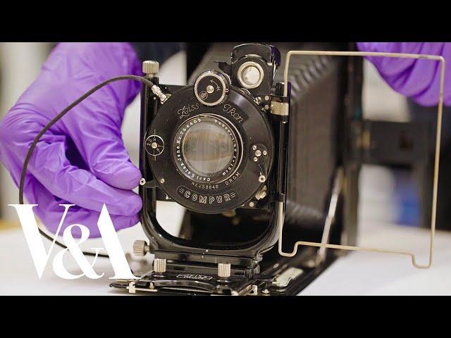 ASMR at the museum | Clicking the shutter on Paneth's plate camera | V&A