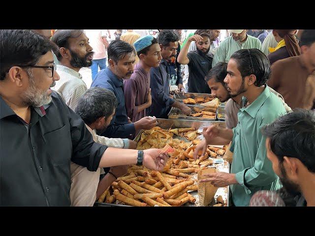 Ramadan Street Food In IFTAR Time | People Are Crazy For Street Roll & Samosa For Ramadan Iftar Food