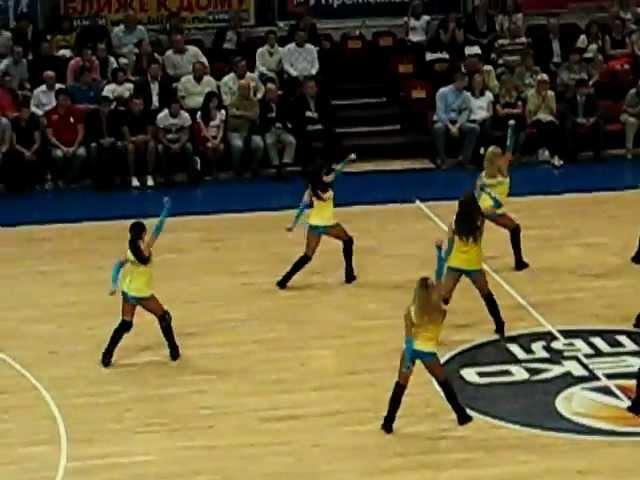 Moscow cheerleaders performance at a basketball game video #1