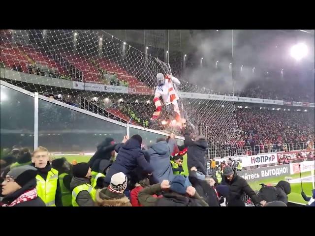 Zenit fan provokes Spartak supporters at their stadium 27.11.2017