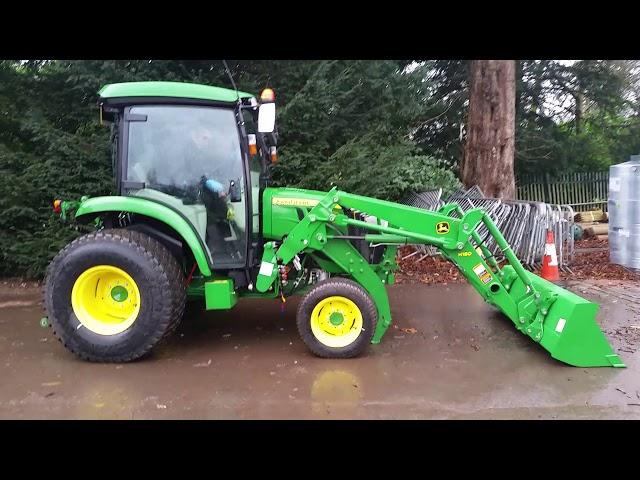 John Deere 4066 with quick release loader