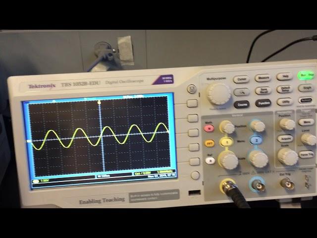 Using a Tektronix oscilloscope