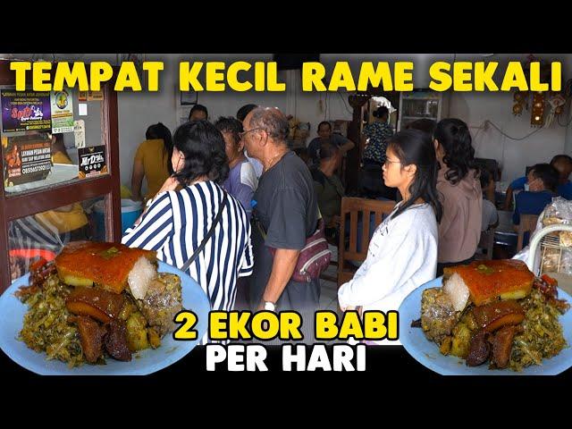 PELANGGAN ANTRE DEMI PORSI LAUK MELIMPAH - WARUNG BABI GULING LAWAR BALI