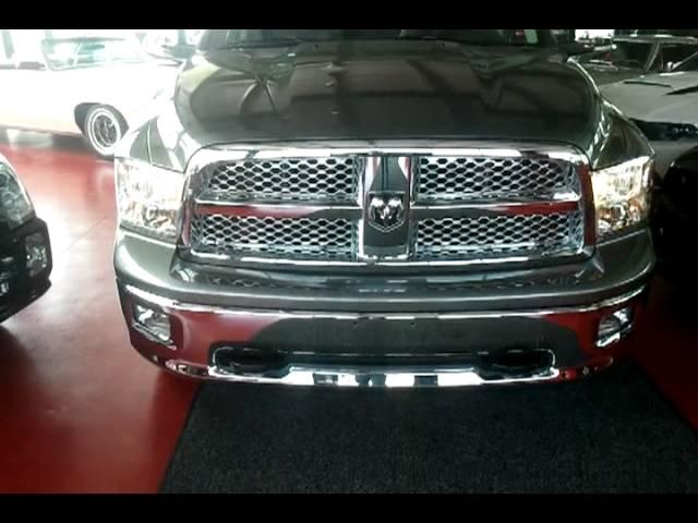 2012_Dodge_Ram1500_Laramie_Crew_mineralgrey_211724