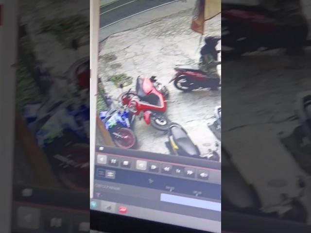 EMAK EMAK NYENGGOL MOTORSPORT TEREKAM CCTV #cctv #motorsport #r15 #yamaha #emakemak #shorts