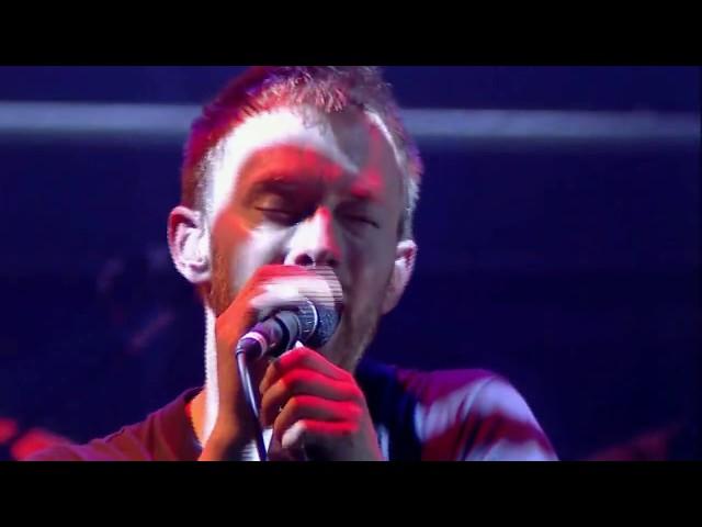 Life In A Glasshouse - Live on Jools - 2001 (Radiohead - Amnesiac)