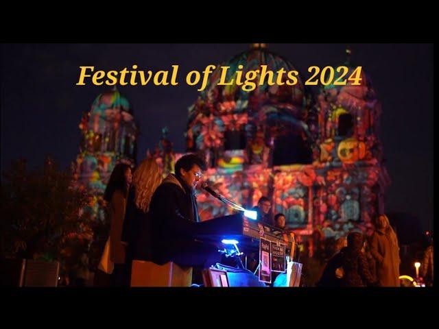 Street Music at Festival of Lights Berlin 2024 with Thomas Krüger – Mr. Pianoman