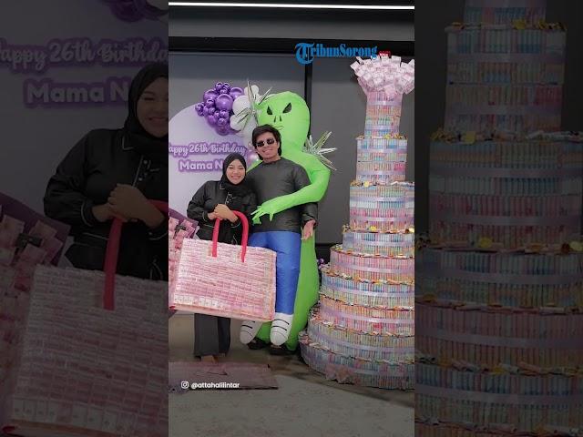 Perayaan Ultah Aurel Hermansyah ke-26 Meriah & Mewah, Dapat Kejutan Kue Uang Raksasa hingga Tas Uang