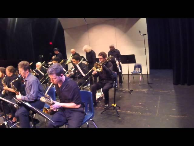 HCC Wednesday Night Big Band - Strollin'