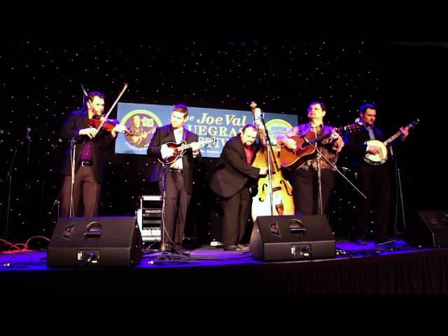 Junior Sisk & Ramblers Choice do "Daybreak in Dixie" at Joe Val 2016